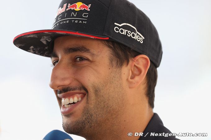 Casquette Officielle RED BULL Racing Team du Pilote Daniel RICCIARDO