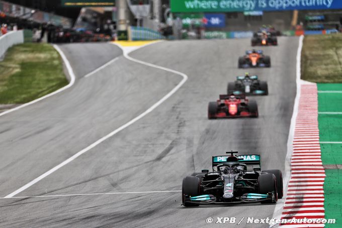 F1 - GP d'Espagne : Lewis Hamilton seul au monde !