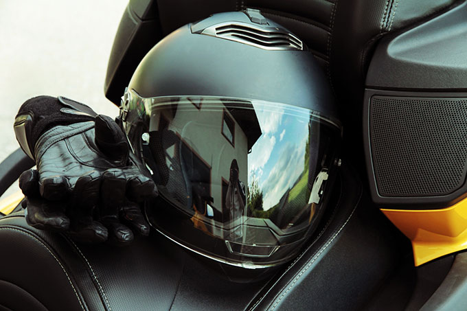 Motorsport  10 équipements majeurs pour la sécurité des motards