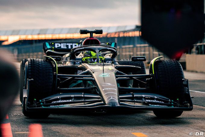 Mercedes-AMG will run black F1 cars this season
